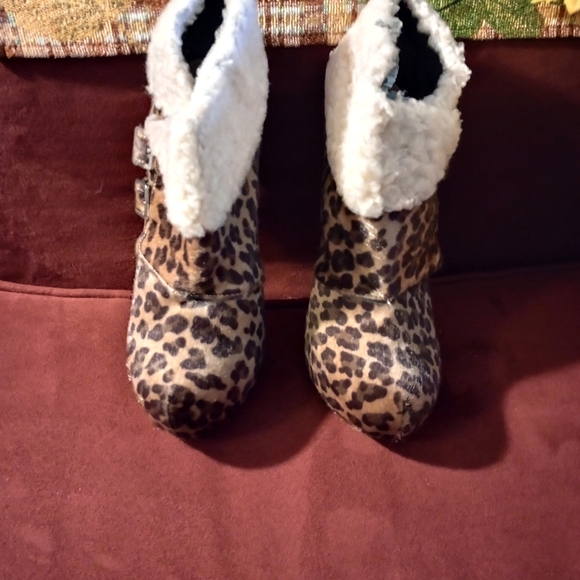 Faux Fur Leopard Print Booties - Picture 2 of 5